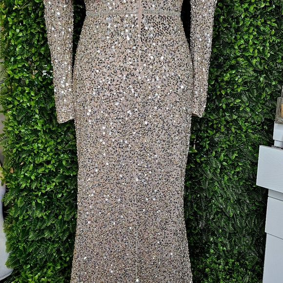 Mac Duggal dress, size 6, new with tags, bald spots on back bottom as shown - Picture 15 of 16